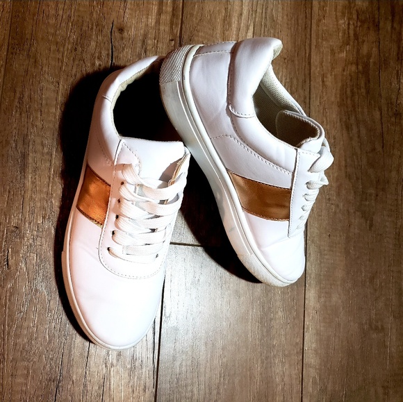 Shoes - Picture 1 of 2